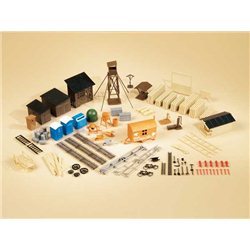 HO Variety of different accessories for layout