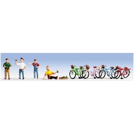 Bicycle Riders(4) Four Men (Painted) by Noch
