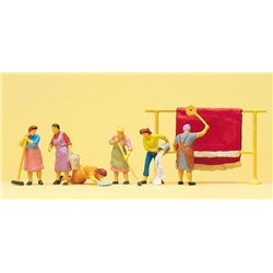 Housewives Working (6)
