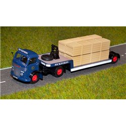 Commer QX Low Loader - Pickfords (ULD 657) c/w Packing Cases Load