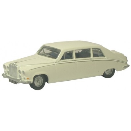 Daimler DS420 Limousine White