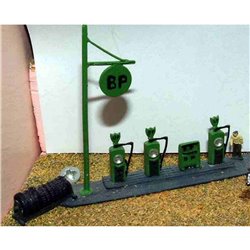 Garage Forecourt scene - Unpainted