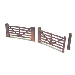 2 x Farm Gate (5 bar gate) and Posts (OO Scale 1/76th)