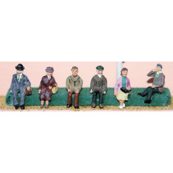 6 x 1950's seated figures - Unpainted