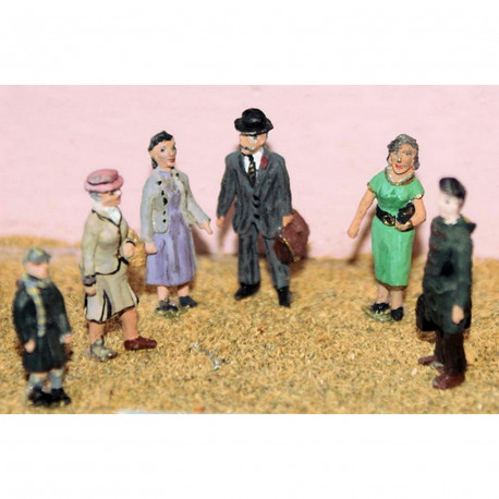 6 x 1950's standing figures - set 1 - Unpainted