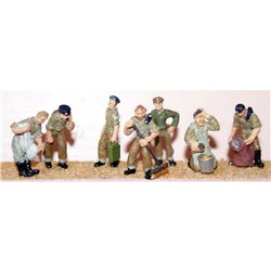 Army personnel - 7 figures On Fatigues 40/50's (OO Scale 1/76th) - Unpainted