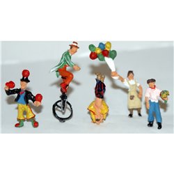 5 Street Entertainers / Sellers - Unpainted
