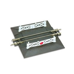 Straight Level Crossing, complete with 2 ramps & 4 gates
