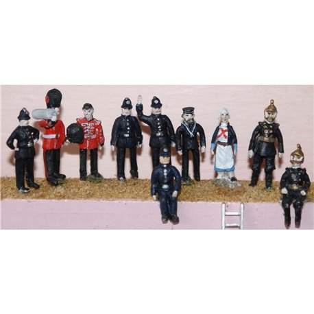 10 Uniformed figures of the 1920's - Unpainted