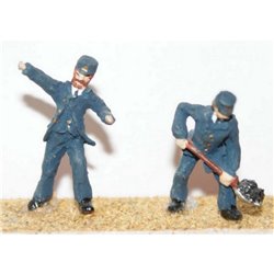 Locomotive engine driver and fireman set - Victorian/Edwardian era - Unpainted