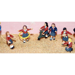 6 girls playing with toys - Unpainted