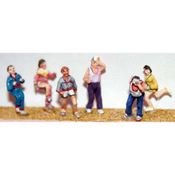 6 people Jogging (OO Scale 1/76th) - Unpainted