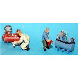 2 Compressors Spraying & wheel torque gun figures - Unpainted