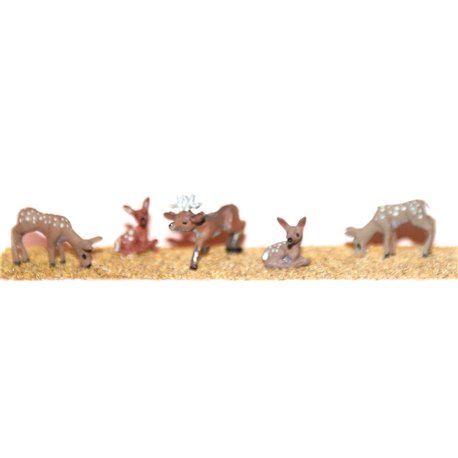 4 Assorted Deer & 1 stag - Unpainted