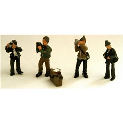 4 Photographer Figures & Camera Box. - Unpainted