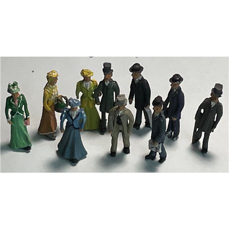 10x Victorian/Edwardian Walking Figures (OO scale 1/76th)