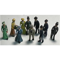 10 Painted Walking Victorian/Edwardian Figures (OO scale 1/76th)