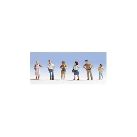 N Gauge (1/148 - 1/160) Pedestrians (6) Two Men Three Women One Child by Noch