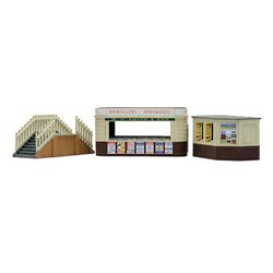 Kiosk & Steps