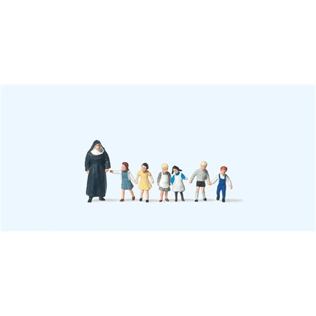 Nun with Children (7) Figure Set