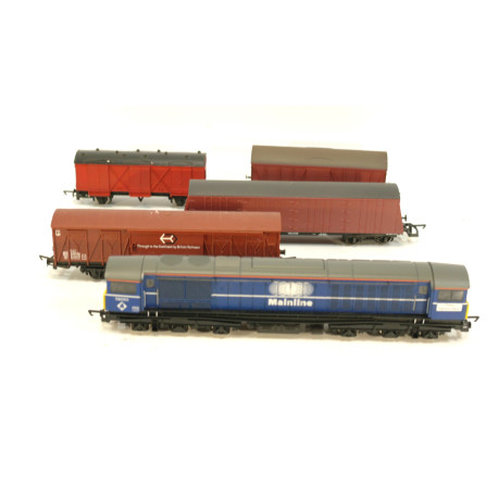 Hornby R358 Class 58 Diesel "Toton Traction Depot" Mainline Livery + four Wagons. Used. OO Gauge
