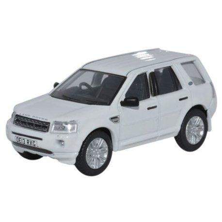 Land Rover Freelander in Fuji white