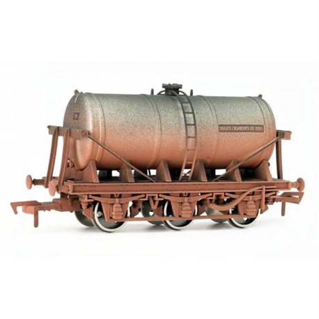 6 Wheel Milk Tank Unigate Silver Weathered