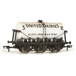 6 wheel milk tanker "SR United Dairies" (ex-B687)